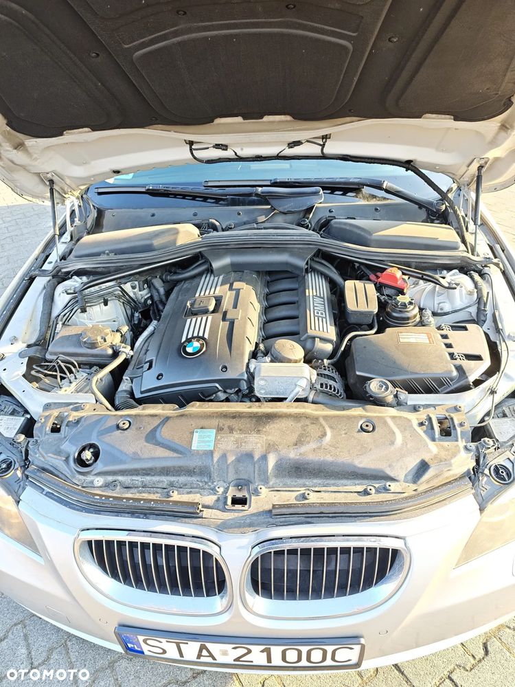BMW Seria 5 523i - 8