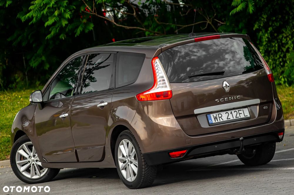 Renault Grand Scenic - 17