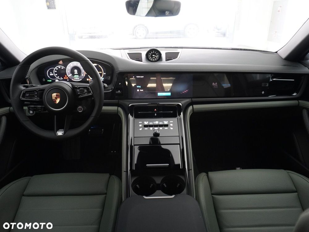 Porsche Panamera 4 E-Hybrid PHEV - 37