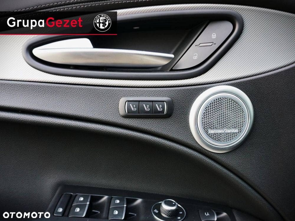 Alfa Romeo Stelvio - 9
