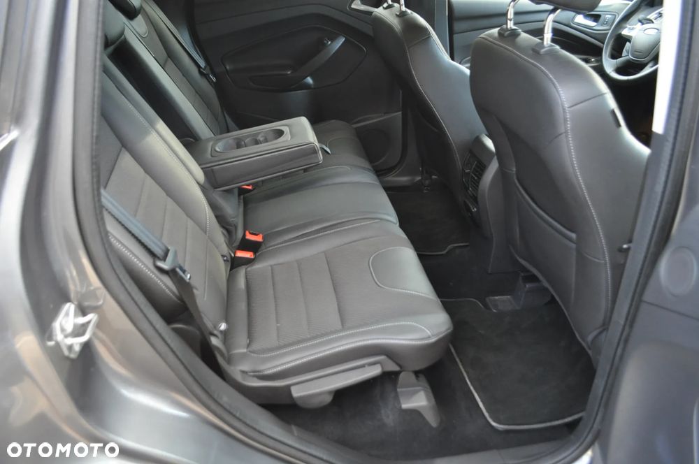 Ford Kuga 2.0 TDCi 2x4 Titanium - 25