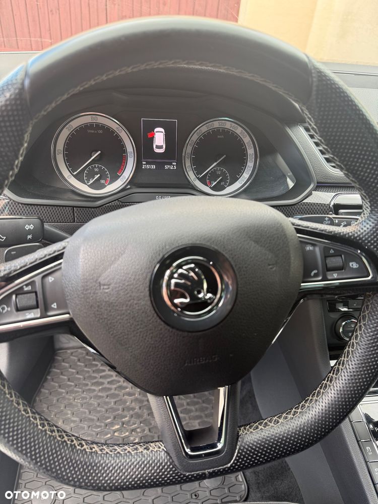 Skoda Superb 2.0 TDI Sportline DSG - 6