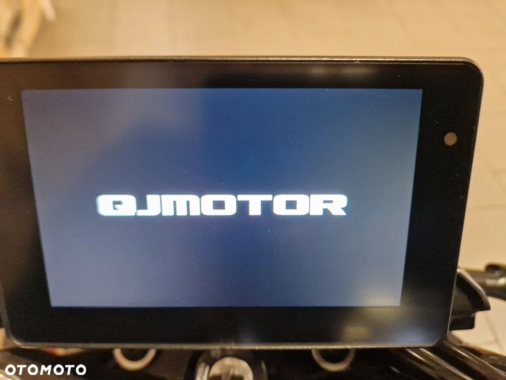 QJMOTOR SRK 700 - 33