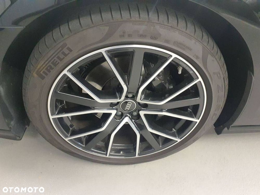 Audi A8 - 8