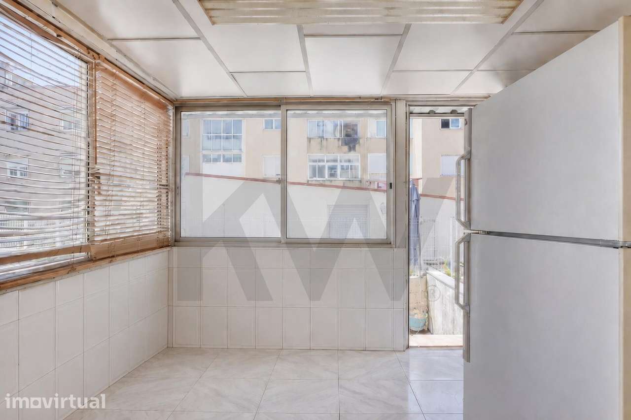 Apartamento T2 com terraço na Estrada de Benfica - Grande imagem: 4/27