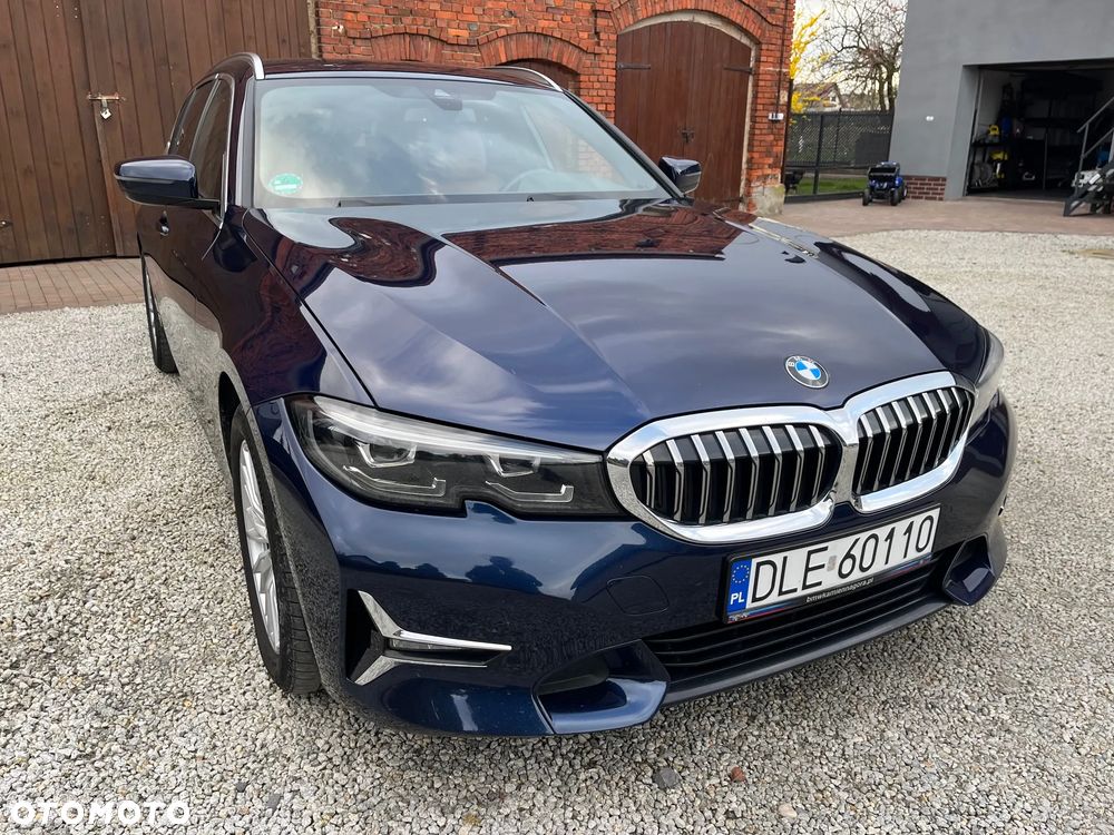 BMW Seria 3 318d Touring Luxury Line - 31