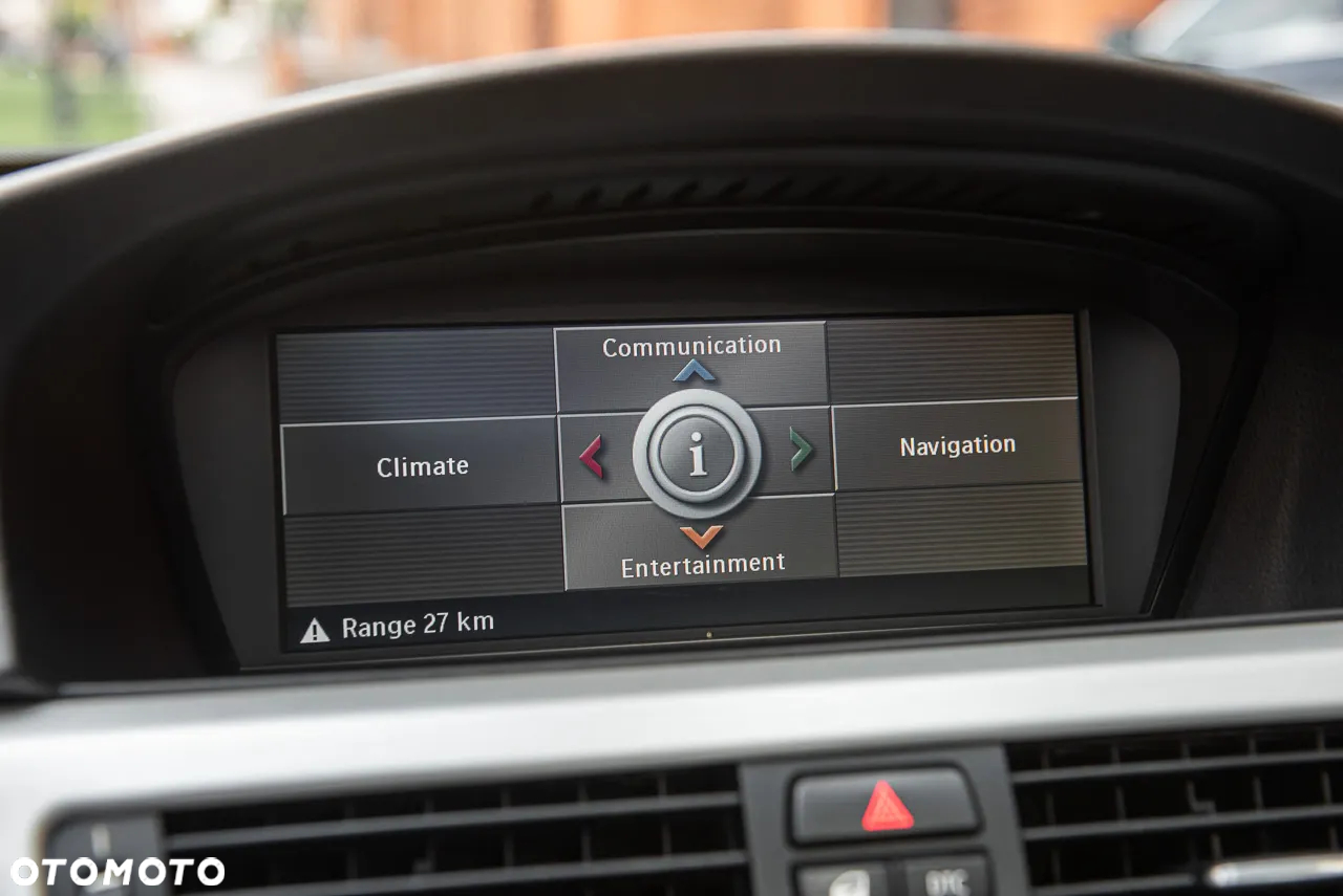 BMW Seria 3 325i Touring - 22