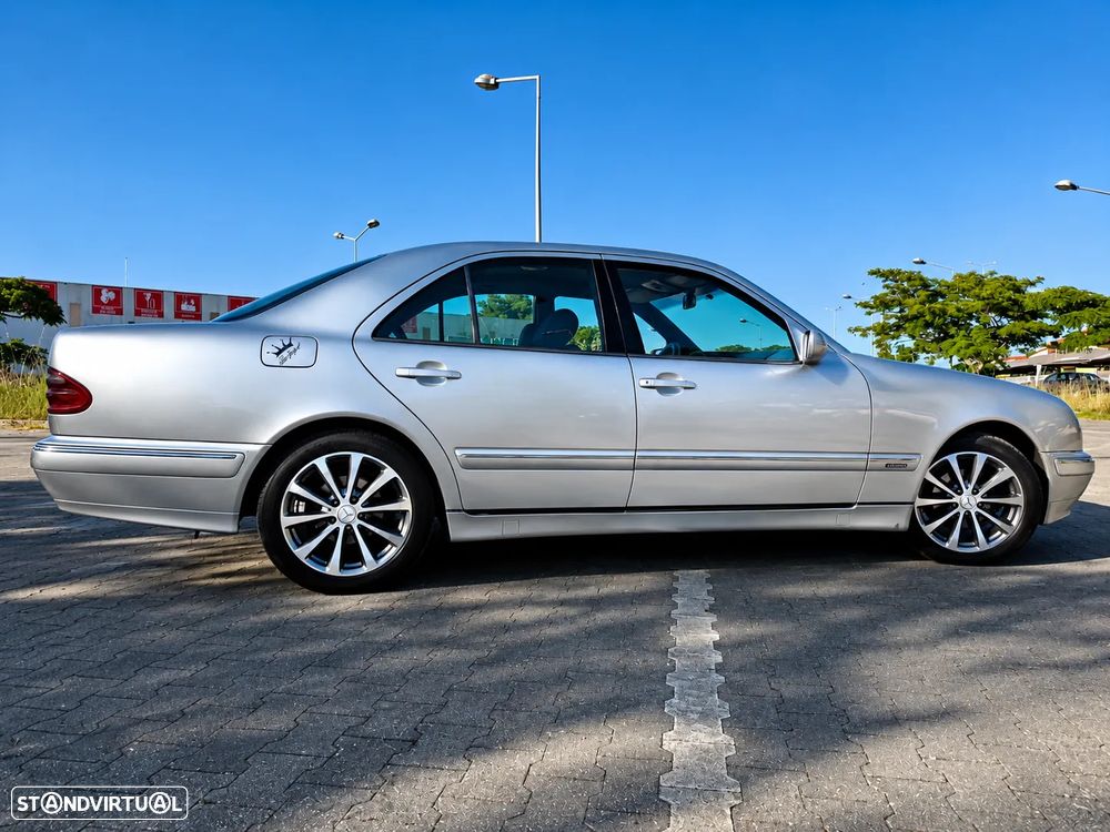 Mercedes-Benz E 220 - 4