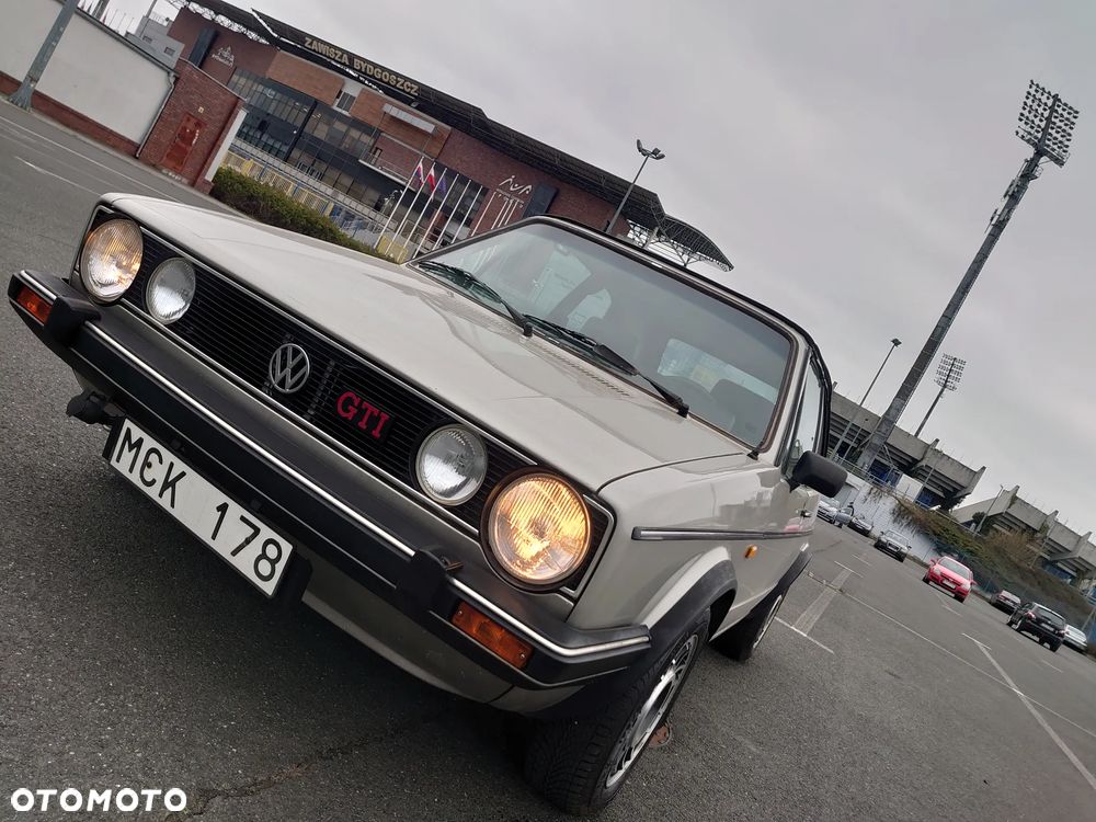 Volkswagen Golf 1.8 GTI - 1