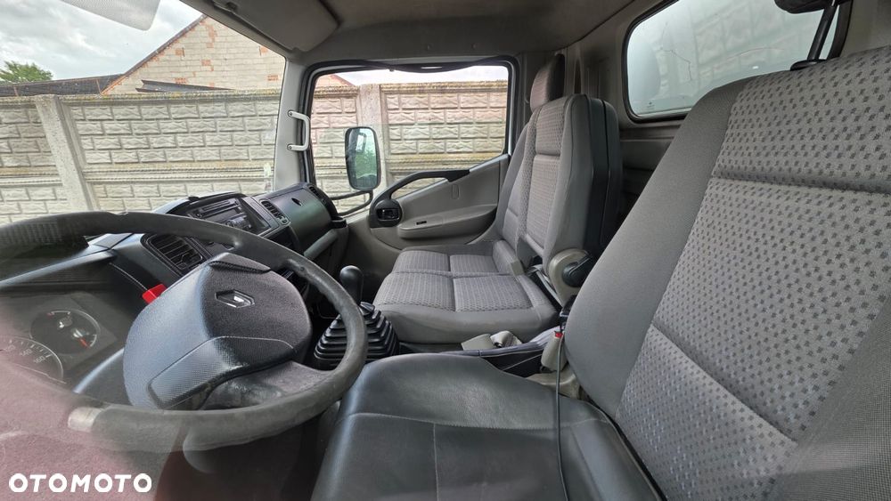 Renault Maxity - 5