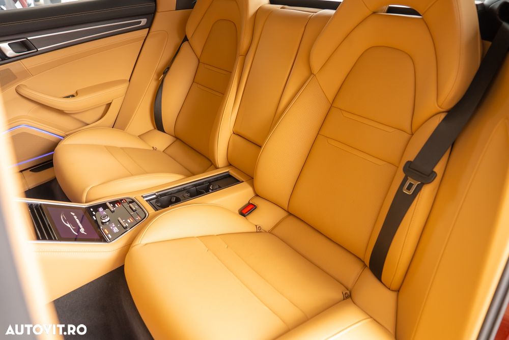 Porsche Panamera 4 E-Hybrid Platinum Edition - 34