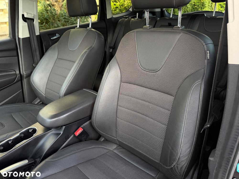Ford Kuga 2.0 TDCi 4WD Titanium Plus - 27