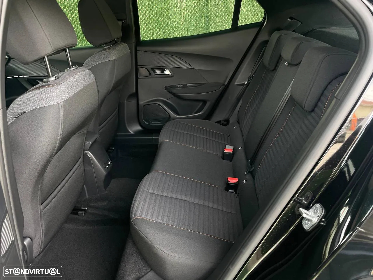 Peugeot e-2008 50 kWh SE Style - 6