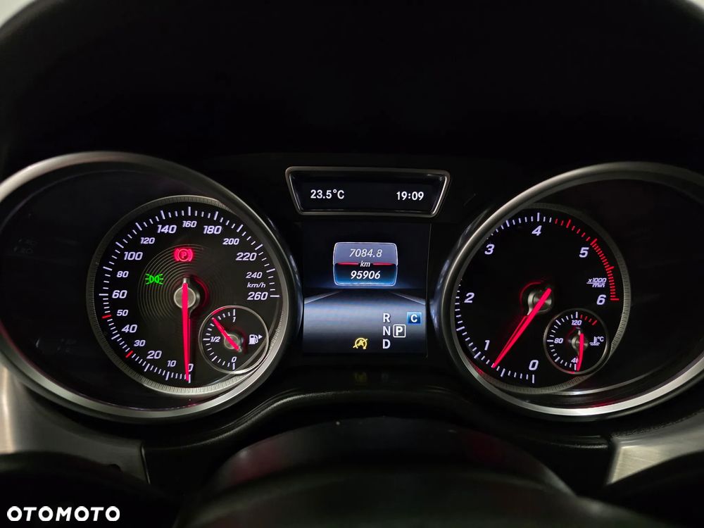 Mercedes-Benz GLE 250 d 4Matic 9G-TRONIC AMG Line - 13