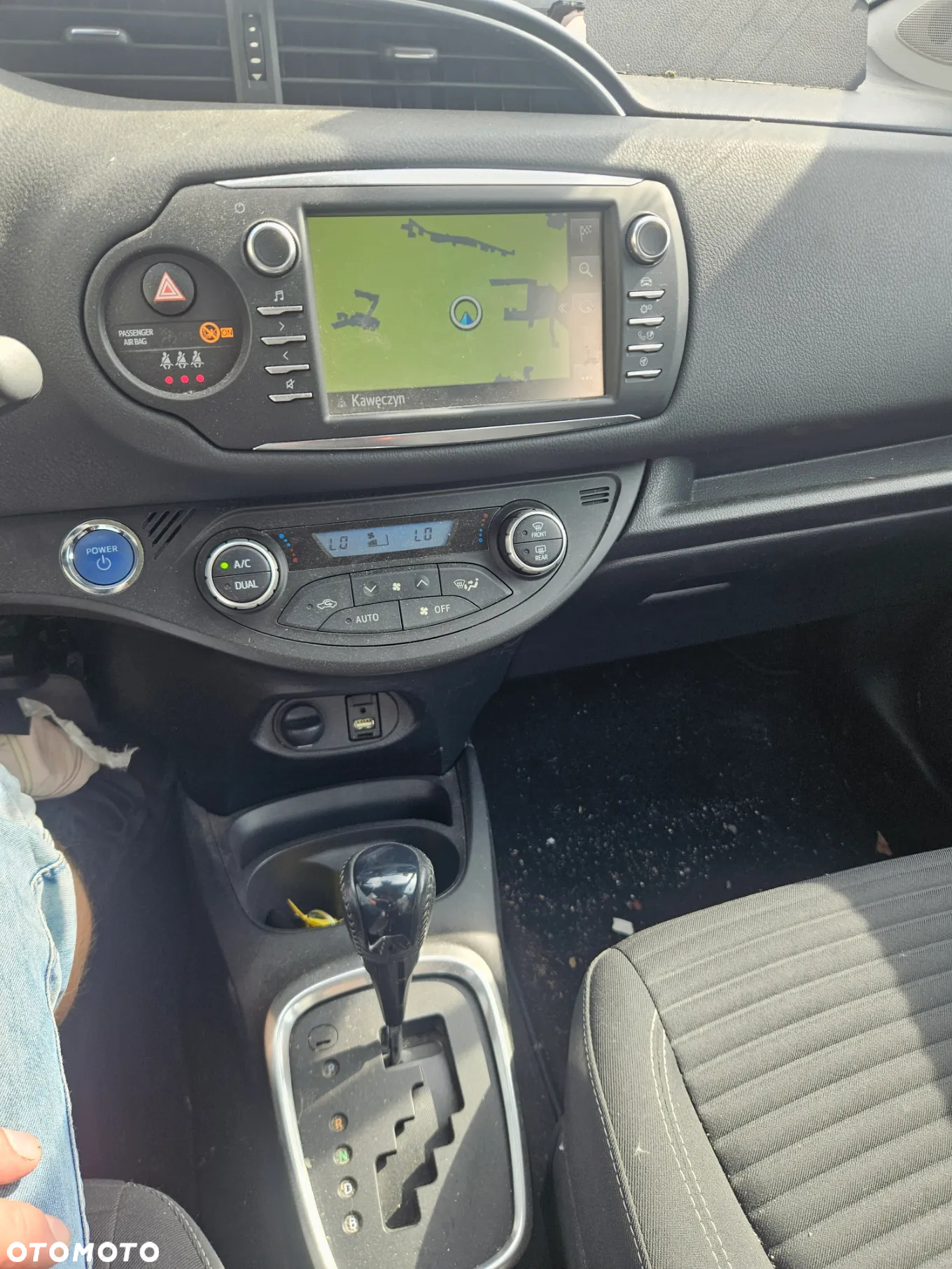 Toyota Yaris Hybrid 100 Active - 8
