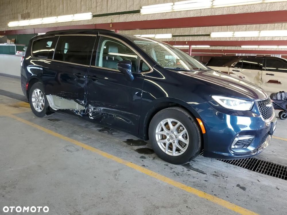 Chrysler Pacifica - 4