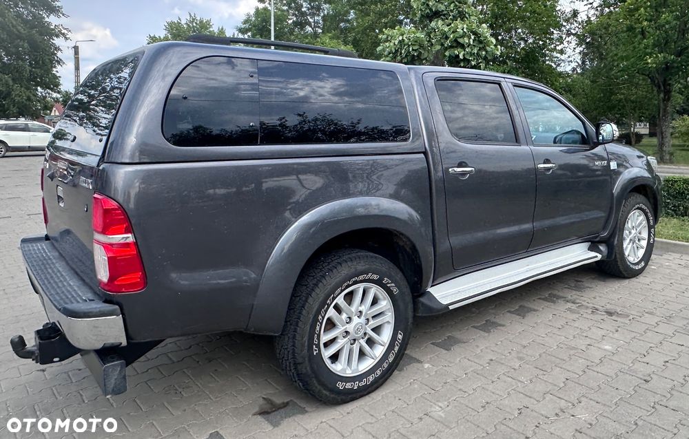 Toyota Hilux - 5