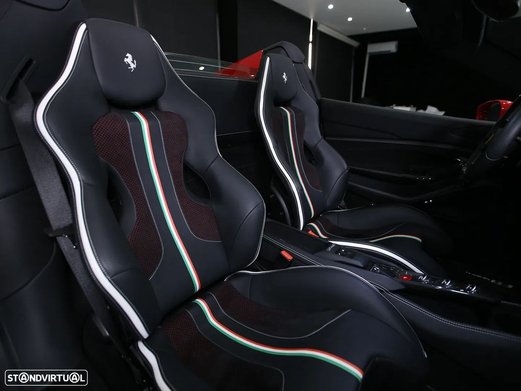 Ferrari F8 Tributo Spider - 13
