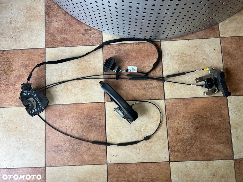 ZAMEK DRZWI BOCZNYCH PRAWYCH KLAMKA 5 PIN RENAULT TRAFIC III - 1