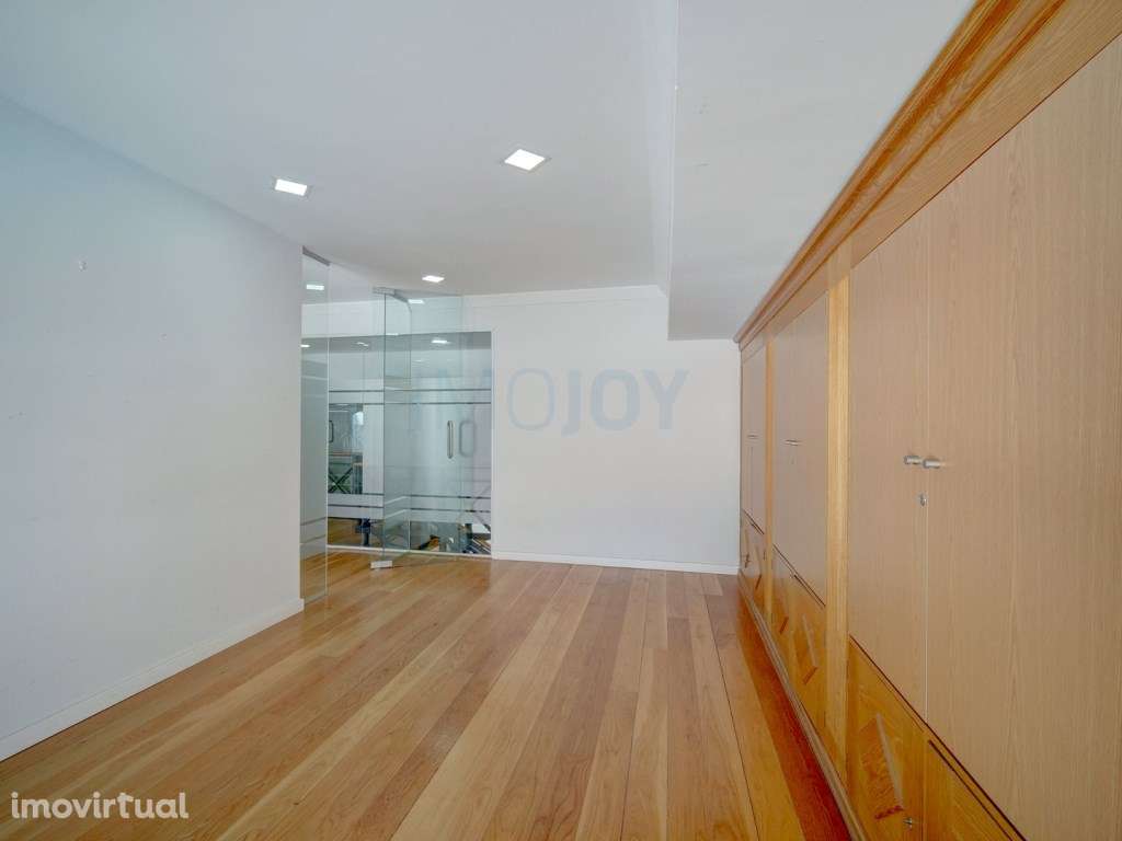 Fantástico Espaço Comercial na Zona Privilegiada de Cascais - Grande imagem: 4/20