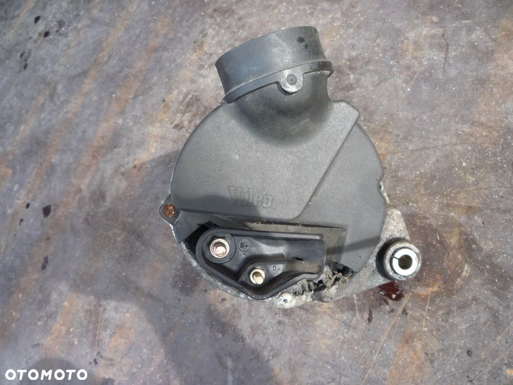 BMW E34 525 ALTERNATOR - 3