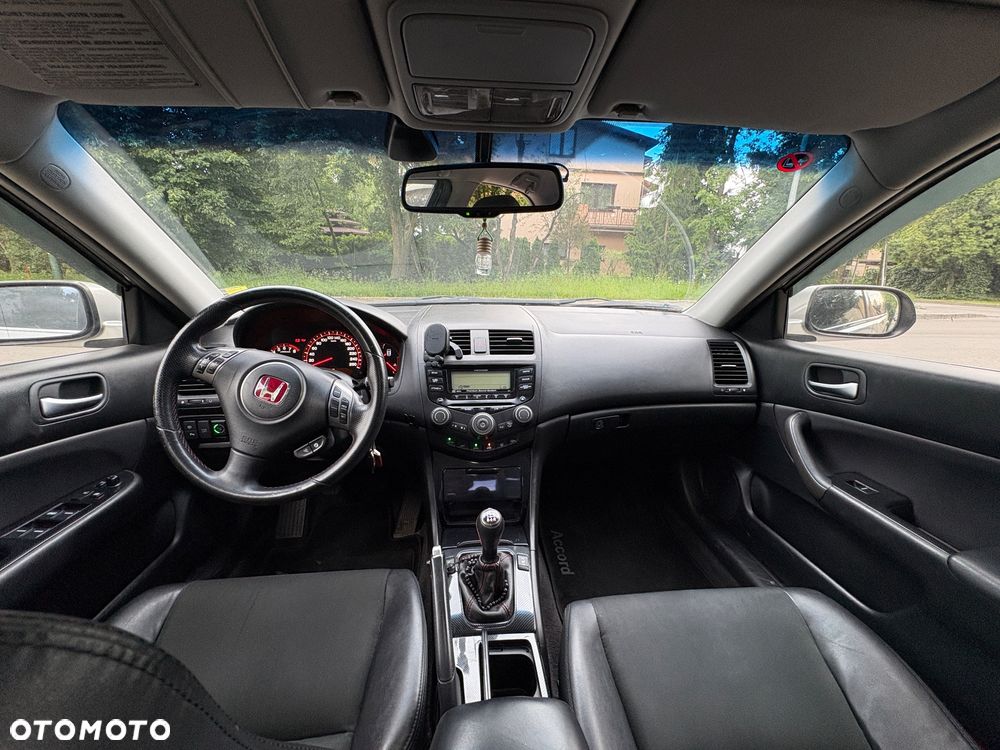 Honda Accord 2.0 Sport - 12