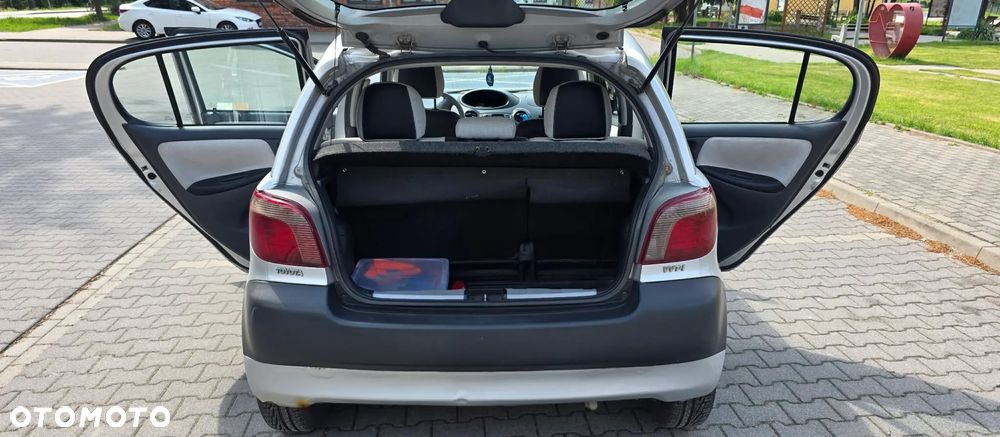 Toyota Yaris 1.0 Base - 6