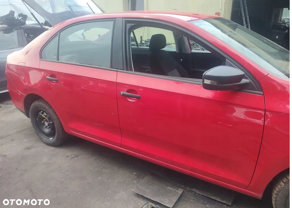 SEAT TOLEDO IV BŁOTNIK PRZÓD LEWY PRAWY LF3K - 3
