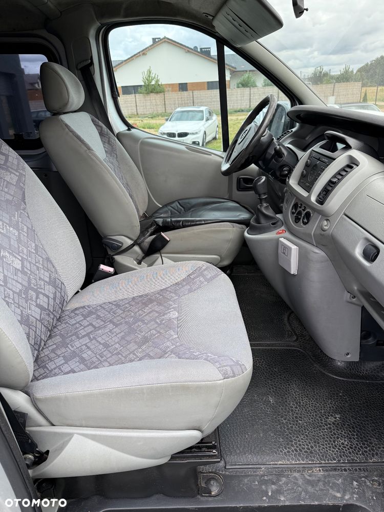 Opel Vivaro - 10