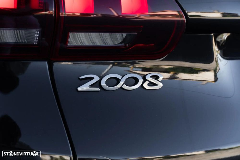 Peugeot 2008 1.2 PureTech Signature - 32
