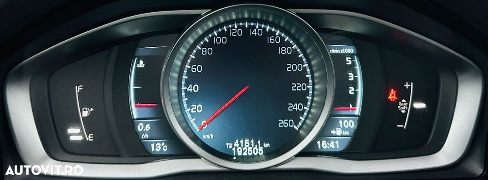 Volvo XC 60 D4 Ocean Race - 29