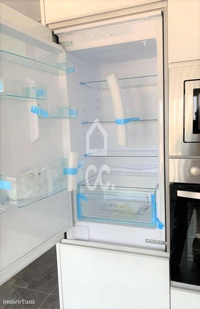 T2 com Arrecadação, a estrear, em zona privilegiada da Margem Sul - Grande imagem: 3/29