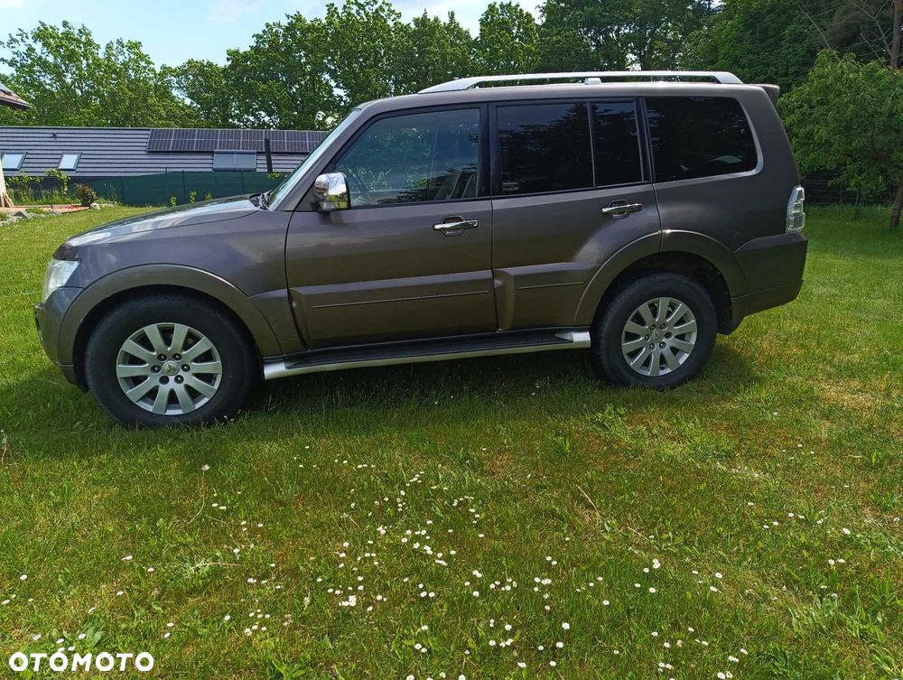 Mitsubishi Pajero - 4
