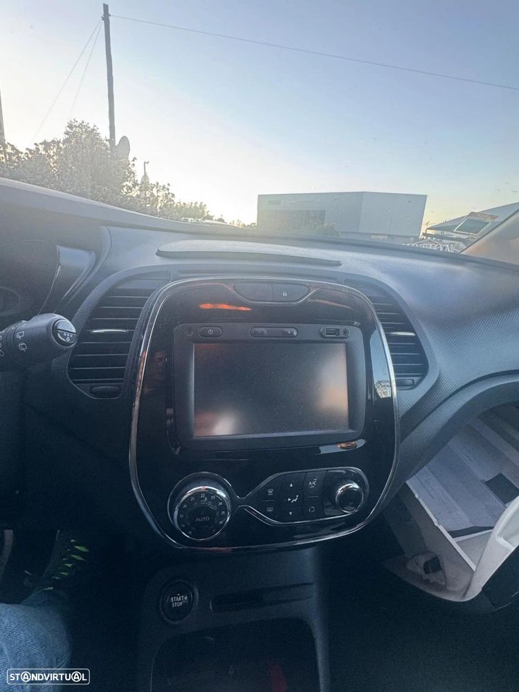 Renault Captur 1.5 dCi Exclusive - 6