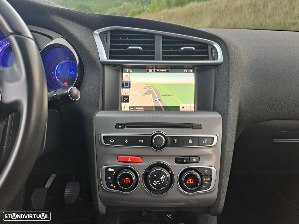 Citroën C4 1.2 PureTech Shine - 23