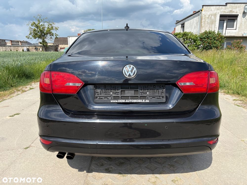 Volkswagen Jetta 2.0 TDI DSG Match - 8