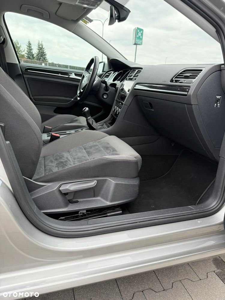 Volkswagen Golf 1.4 TSI BMT Highline - 28