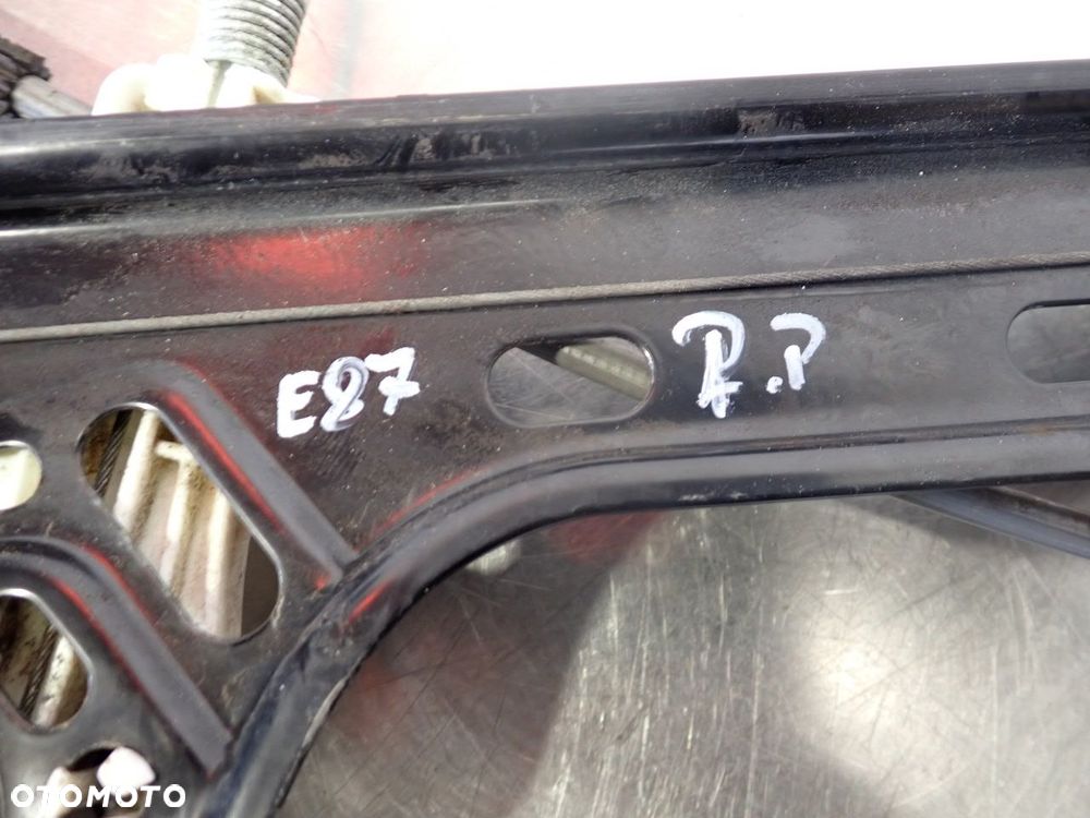 PODNOŚNIK SZYB PRAWY PRZÓD BMW E87 - 6