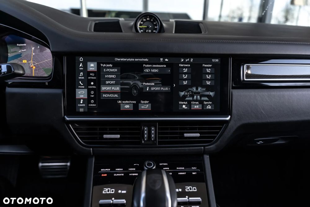 Porsche Cayenne - 26