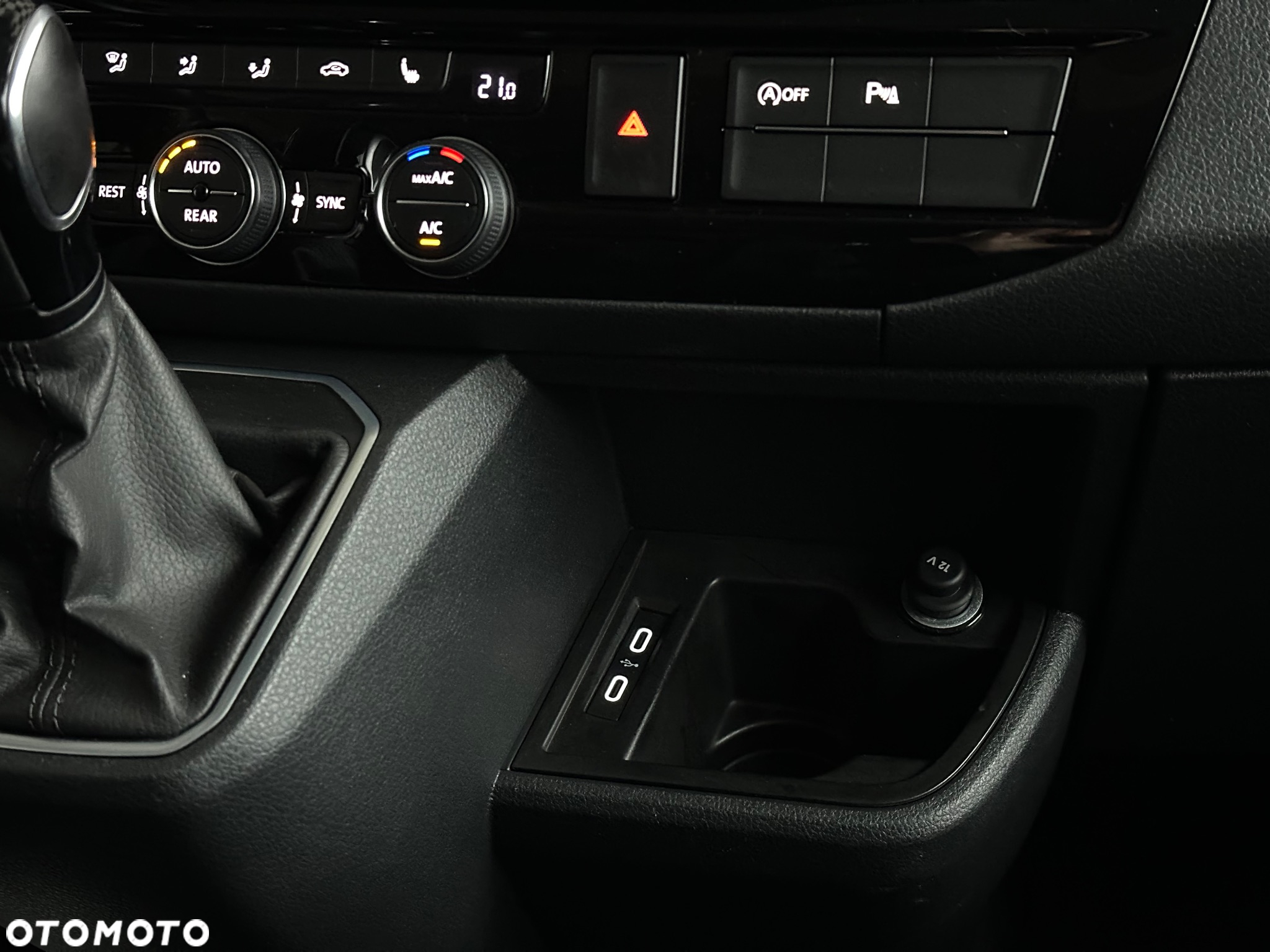 Volkswagen Multivan 2.0 TDI L1 Generation SIX DSG - 27