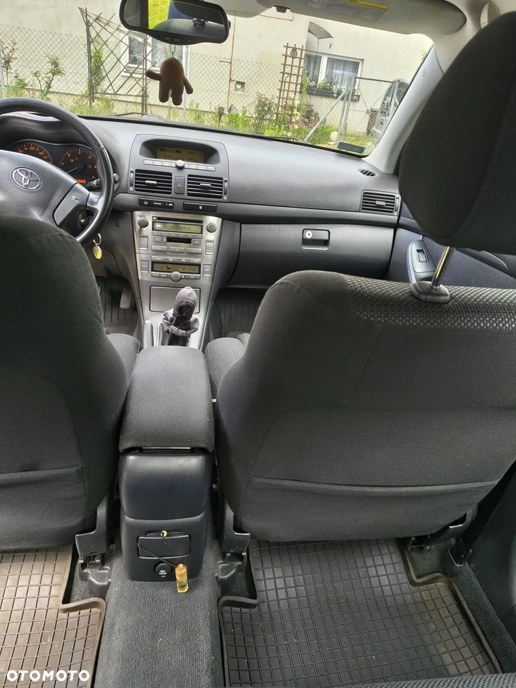 Toyota Avensis 2.0 D-4D Sol - 11