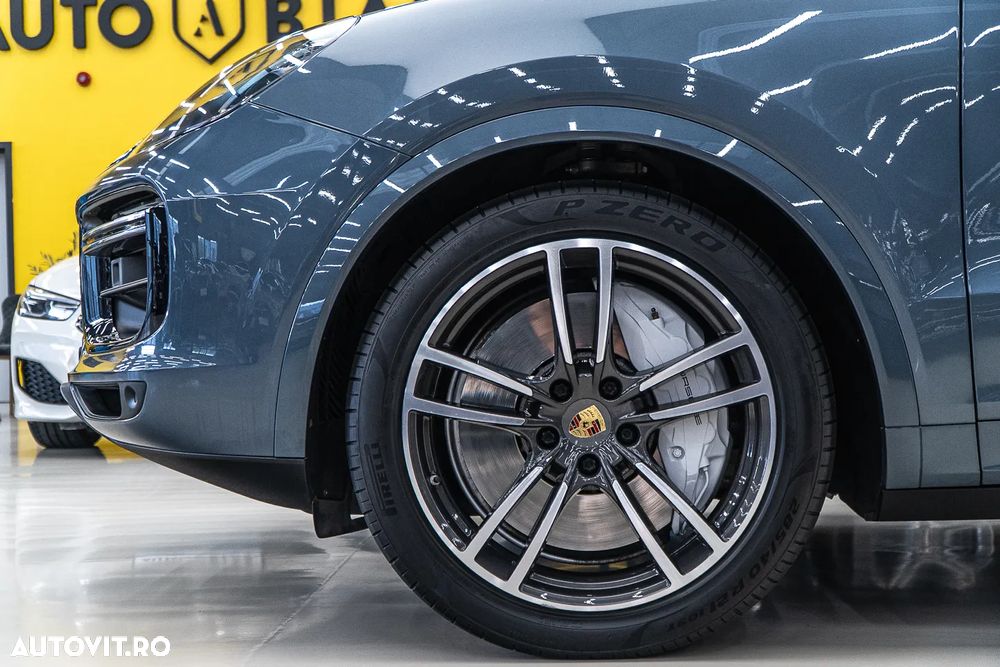Porsche Cayenne Turbo - 41