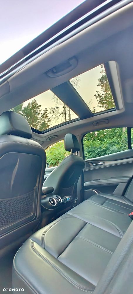 Alfa Romeo Stelvio 2.0 Turbo Veloce TI Q4 - 17