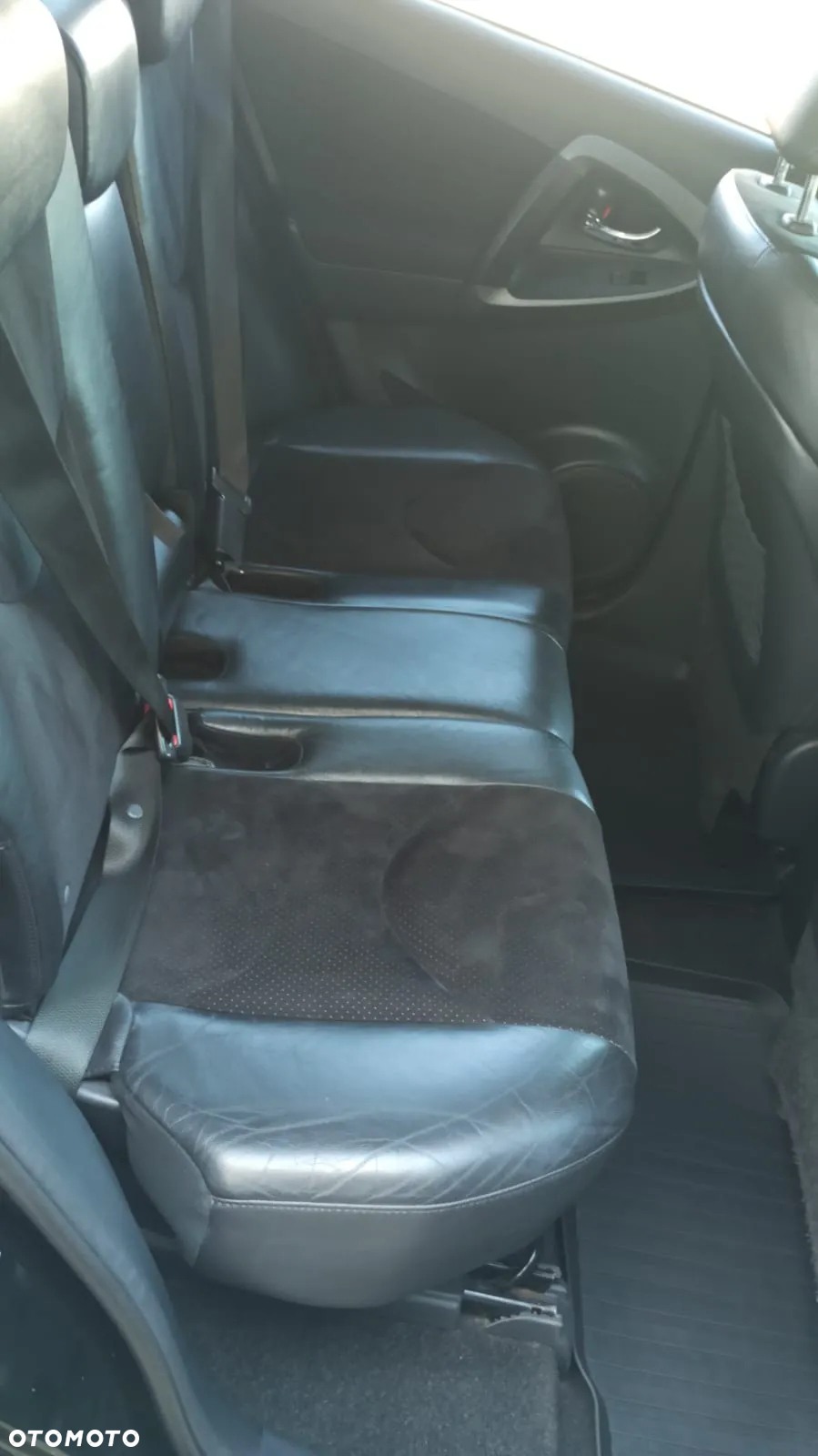 Toyota RAV4 2.2 D-CAT Premium - 8