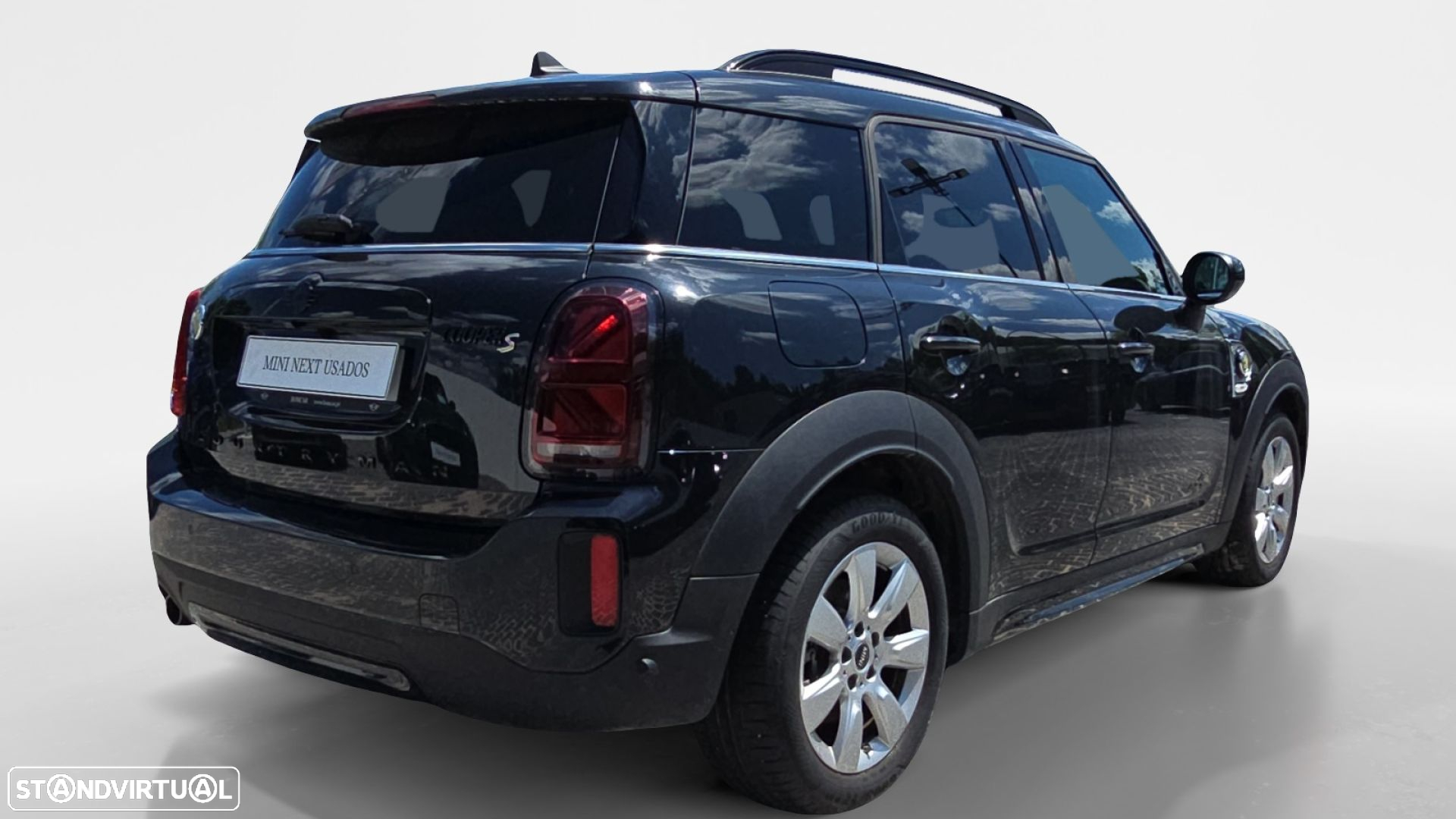 MINI Countryman Cooper SE Premium Classic Auto - 2