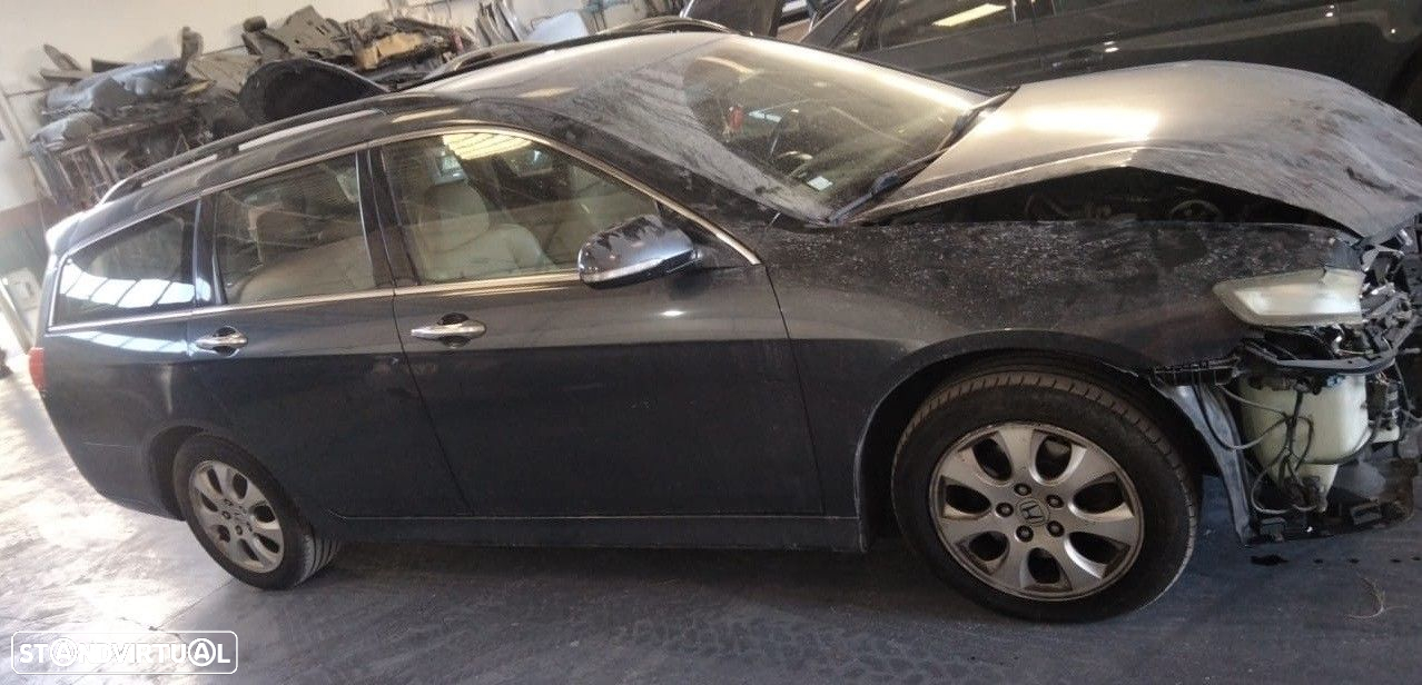 Honda Accord Tourer 2.2 i-CTDI  de 2006 disponível para peças - 3