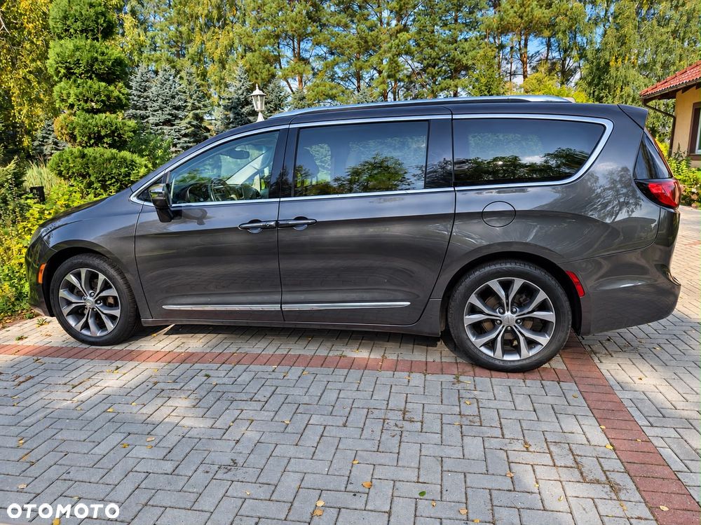 Chrysler Pacifica - 6