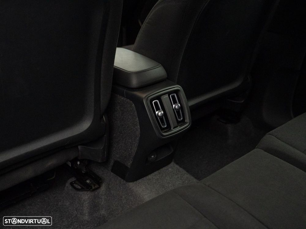 Volvo XC 40 - 43