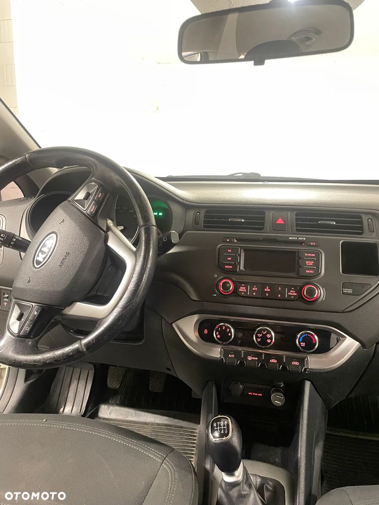 Kia Rio 1.4 crdi M - 11