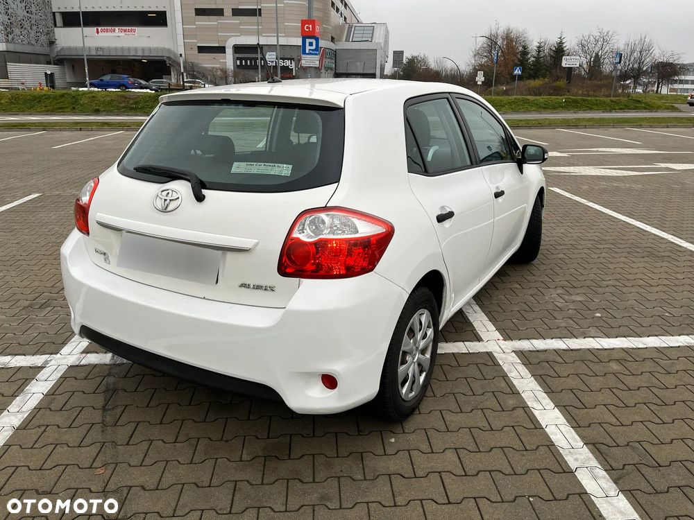 Toyota Auris 1.4 D-4D Terra EU5 - 5